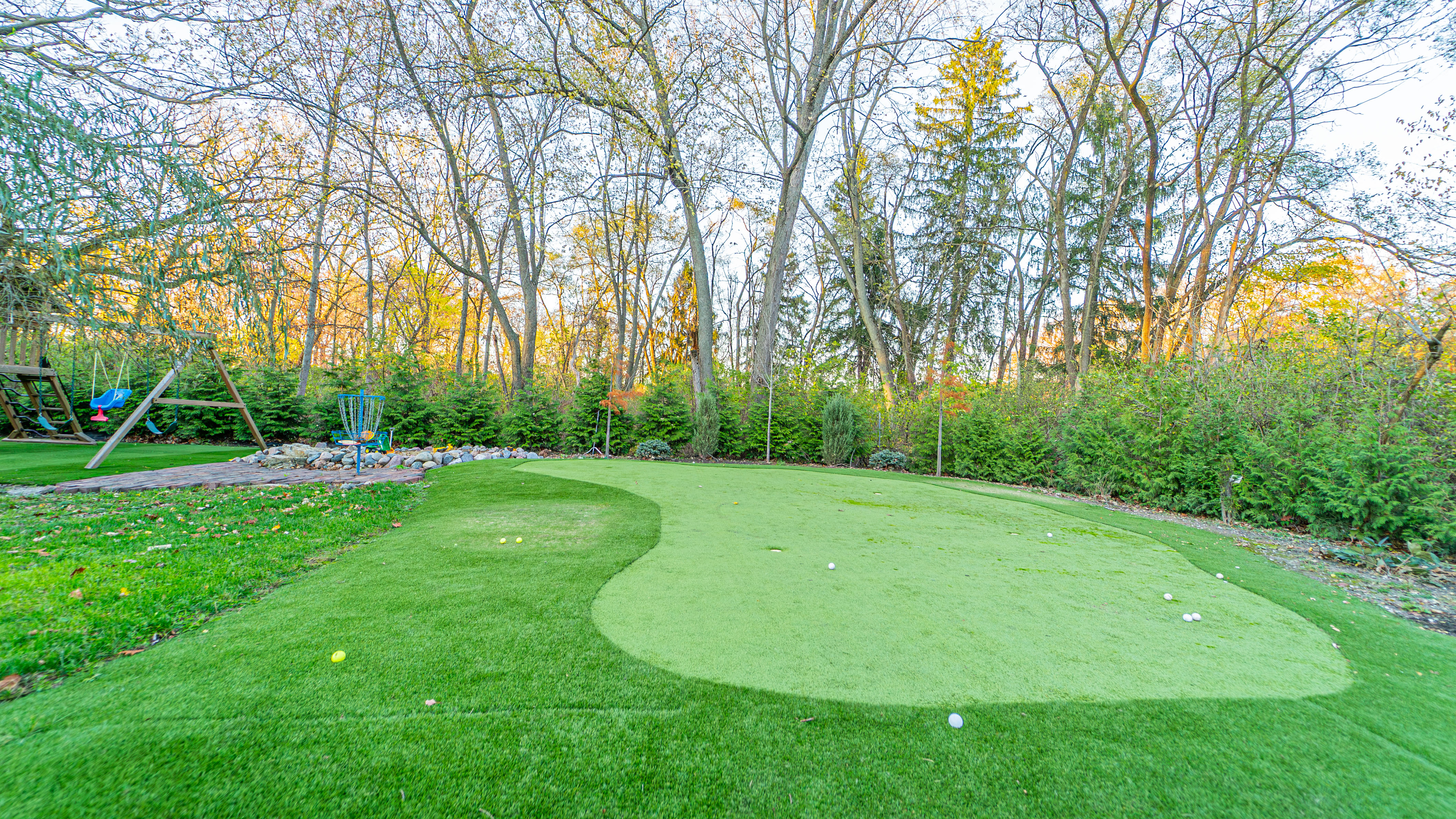 Pool + Patio + Putting Green - 10